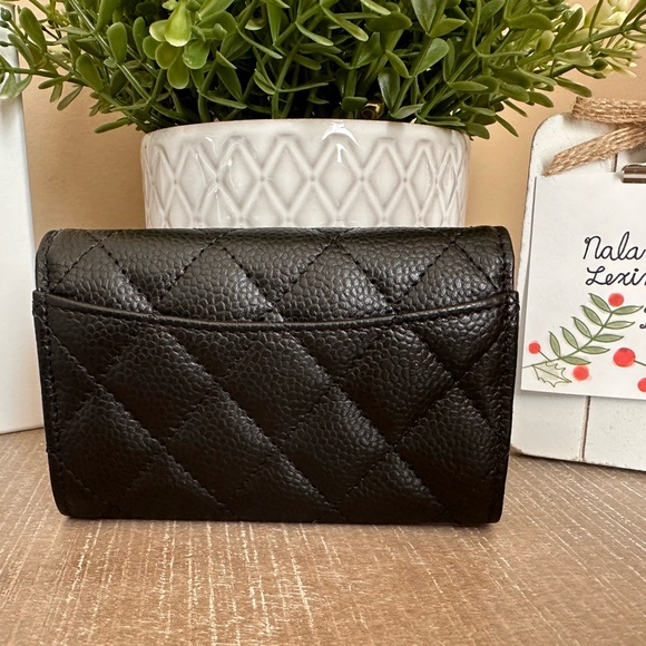 CHANEL Caviar Quilted Flap Card Holder Wallet - Picture 2 of 15
